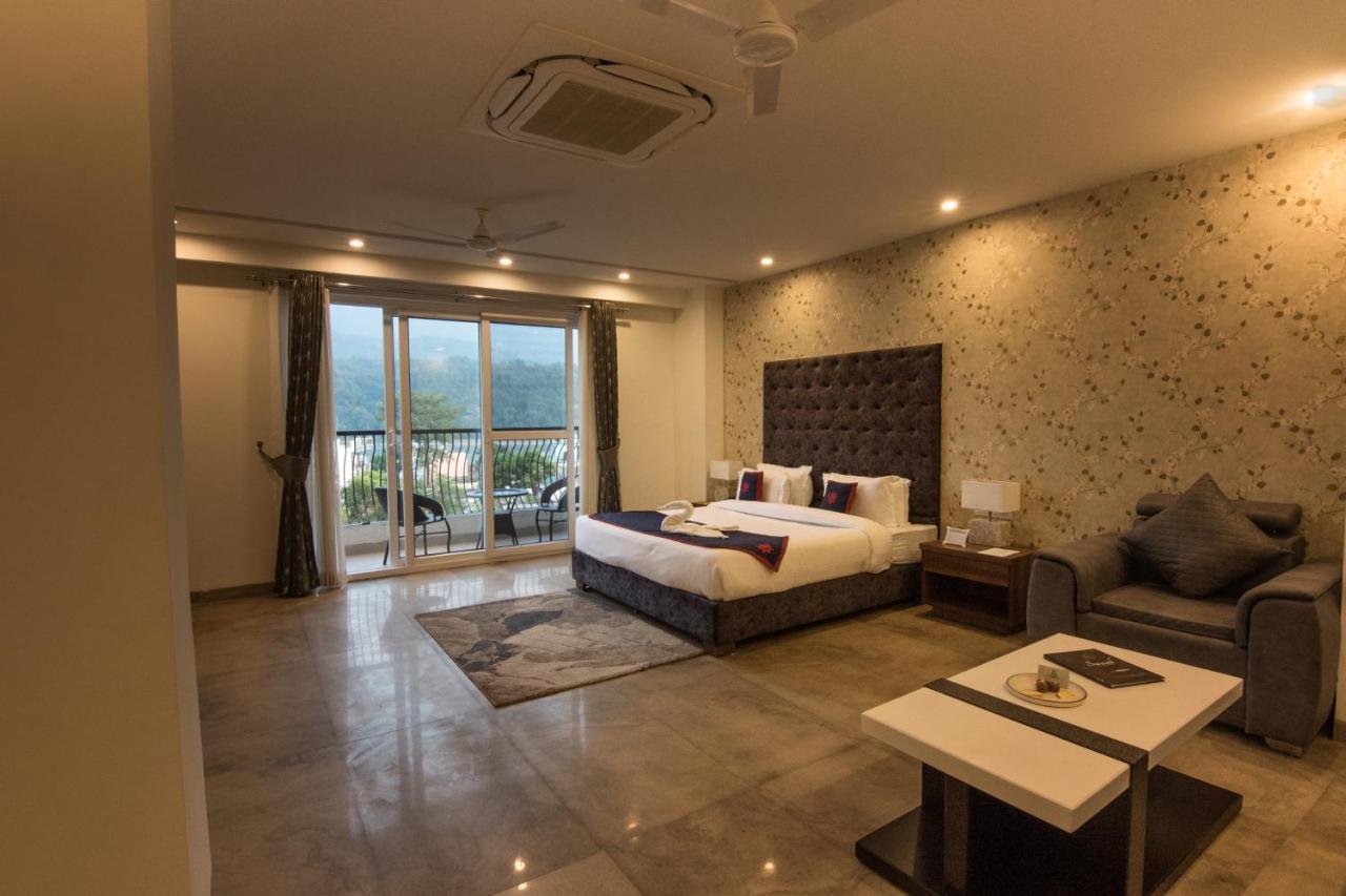 Holywater Hotel By Ganga Kinare #150 Mts From Ganga Ghat Rishīkesh 외부 사진