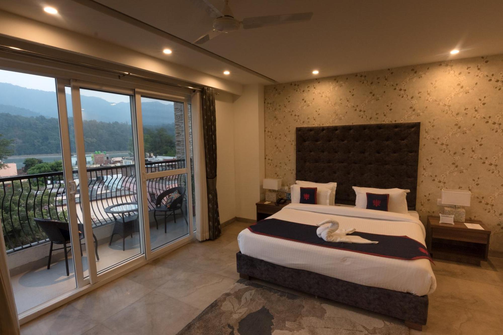 Holywater Hotel By Ganga Kinare #150 Mts From Ganga Ghat Rishīkesh 외부 사진